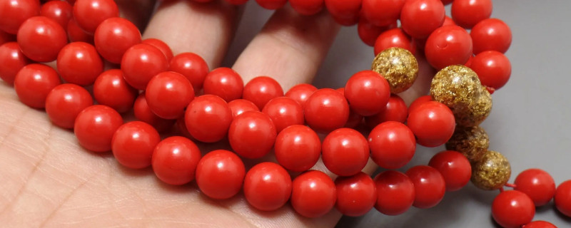 How many beads are there in a cinnabar bracelet?